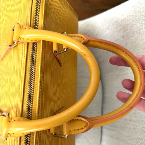 Authentic Louis Vuitton Speedy 25 satchel bag yellow Epi leather - Picture 11 of 16